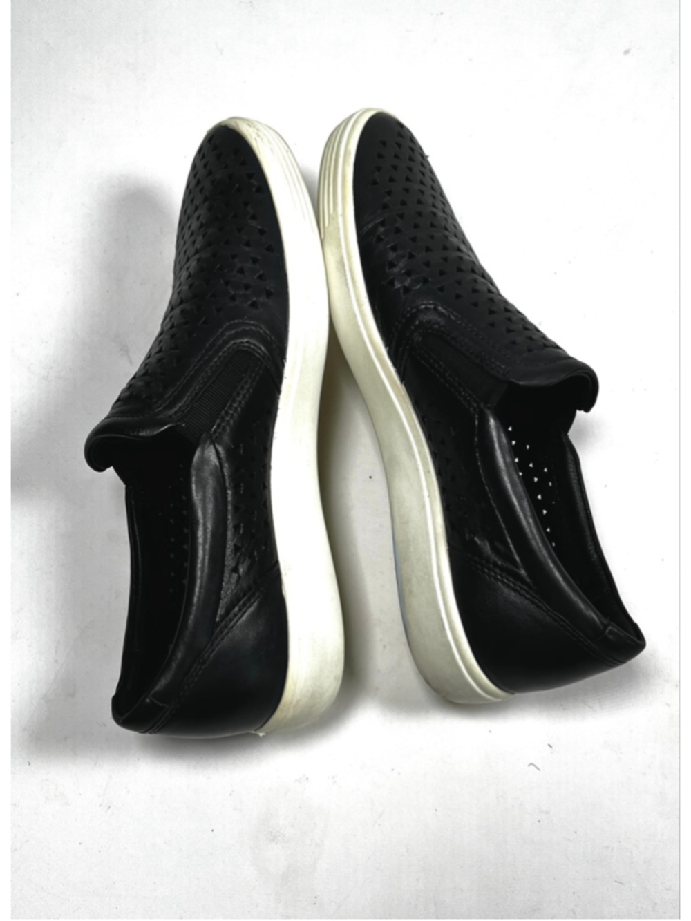 ECCO Womans Loafers Black Perforated Leather Slip-On Sneakers Size 9 - Picture 7 of 9